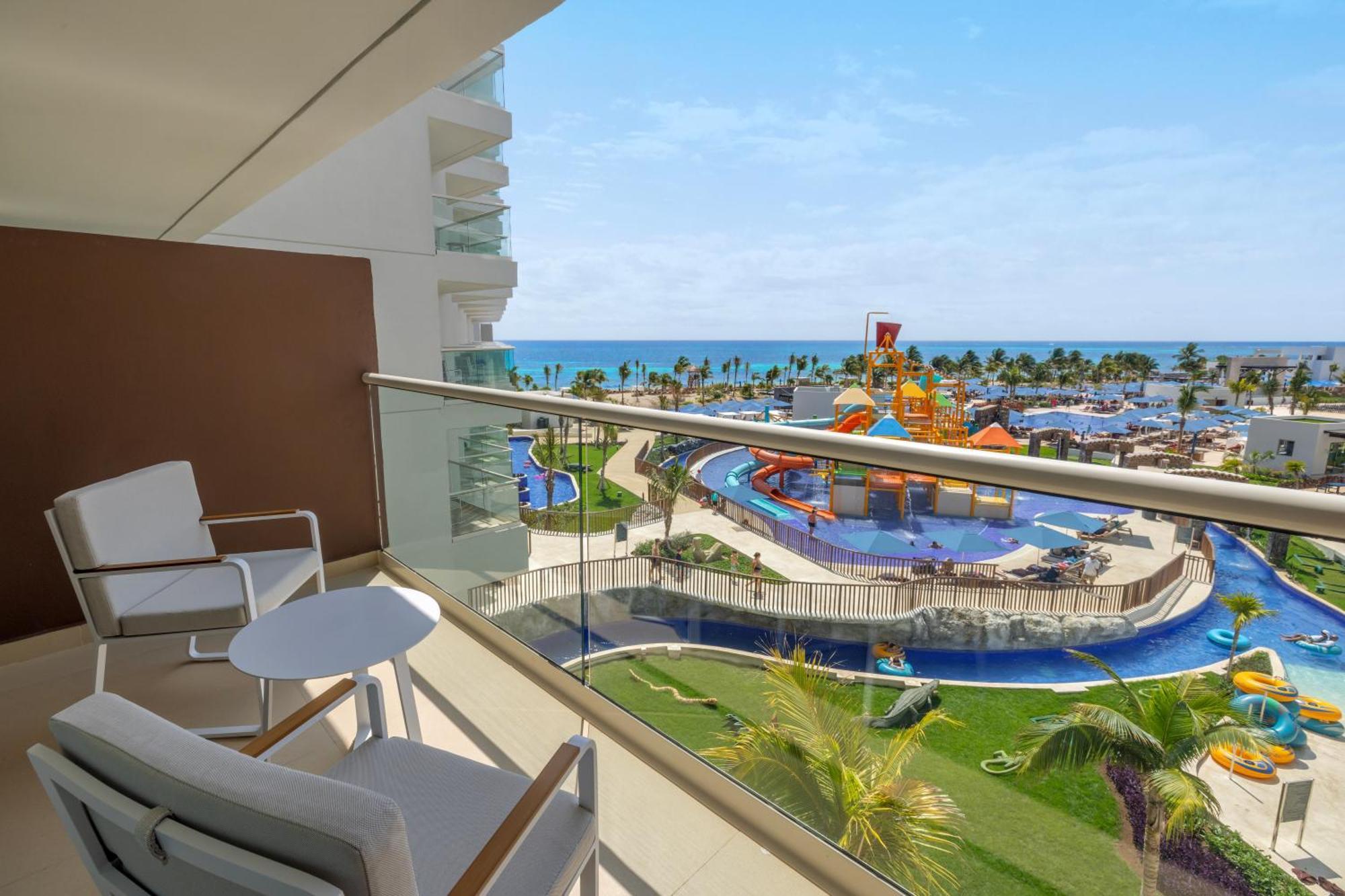 Luxuriöse Junior Suite Diamond Club am Meer mit direktem Swim Out